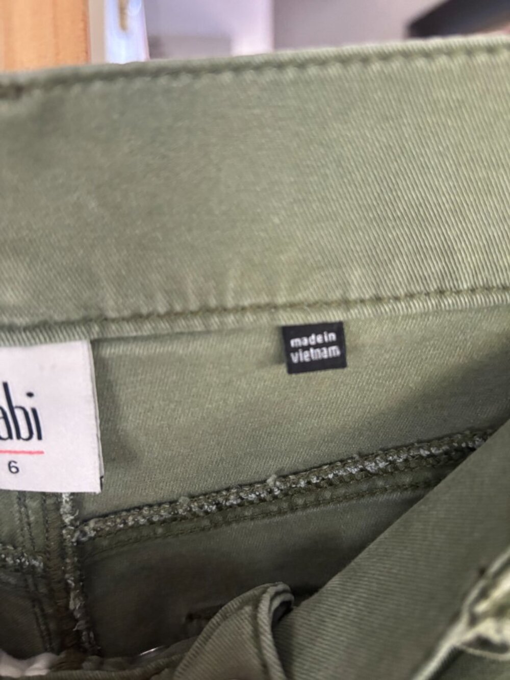 CAbi Sage Green Skinny Cargo Pants Exposed Button Fly Size 6 - Picture 6 of 10